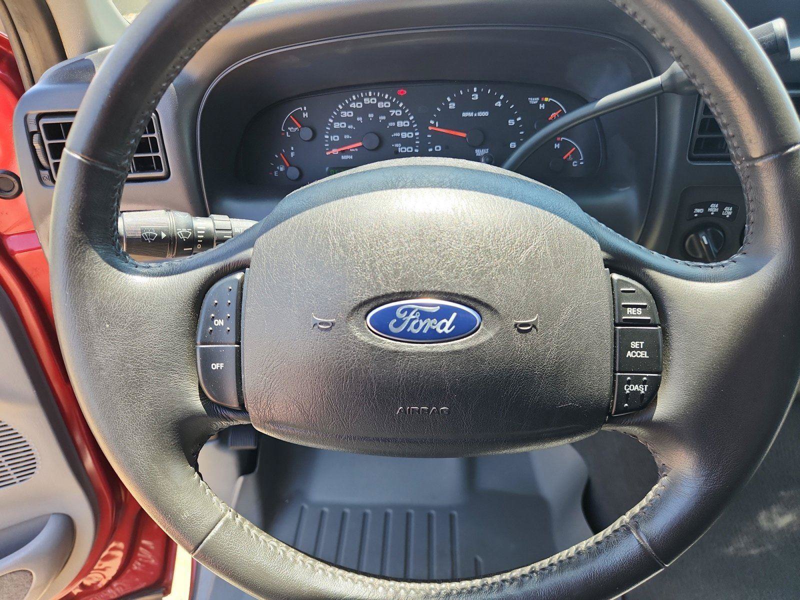 Used 2005 Ford Excursion XLT AWD/4WD image 21