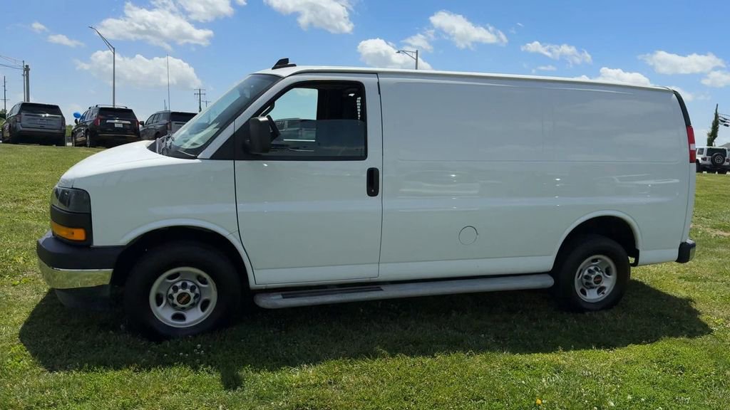 Used 2024 GMC Savana 2500 w/ Driver Convenience Package RWD video 3