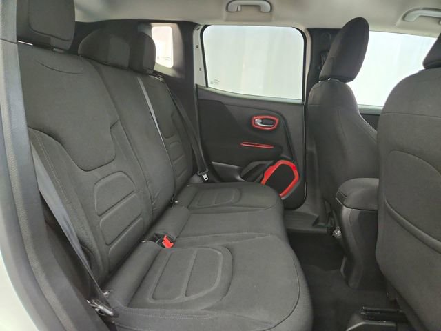 Used 2019 Jeep Renegade Latitude w/ Cold Weather Group image 25