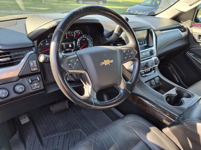 Used 2020 Chevrolet Tahoe LT w/ RST Edition AWD/4WD image 16