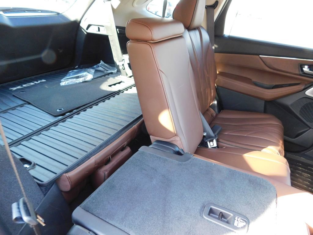 Used 2026 Acura MDX w/ Advance Package image 5