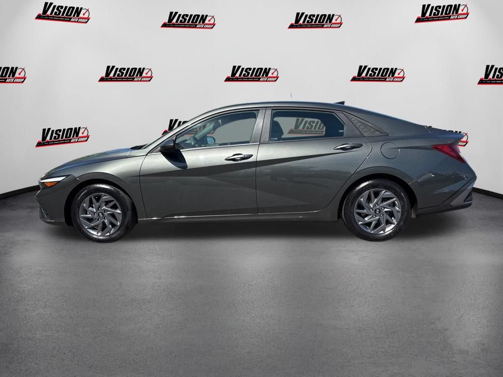 Certified 2024 Hyundai Elantra SEL FWD image 9