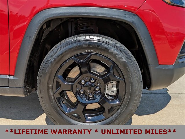 Used 2024 Jeep Compass Trailhawk image 12
