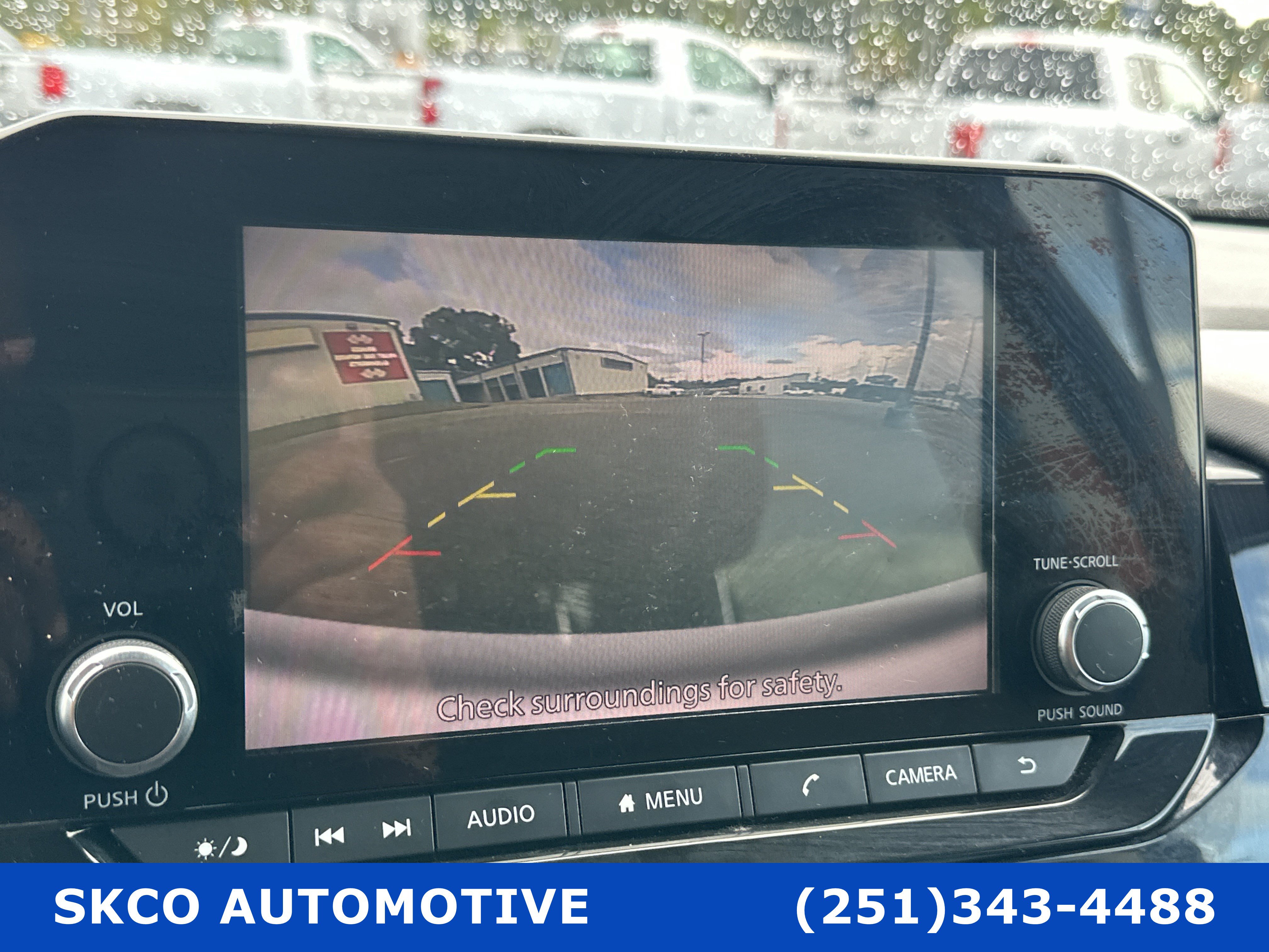 Used 2022 Nissan Pathfinder SV FWD image 17