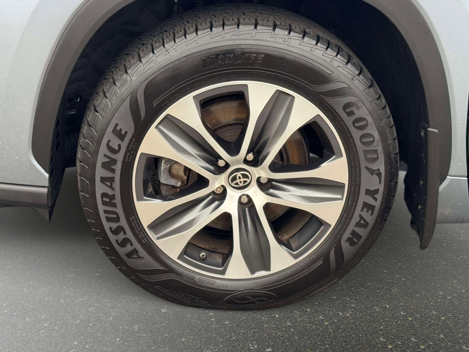 Used 2022 Toyota Highlander XLE image 10