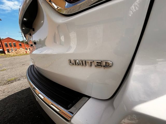 Used 2017 Jeep Grand Cherokee Limited AWD/4WD image 10