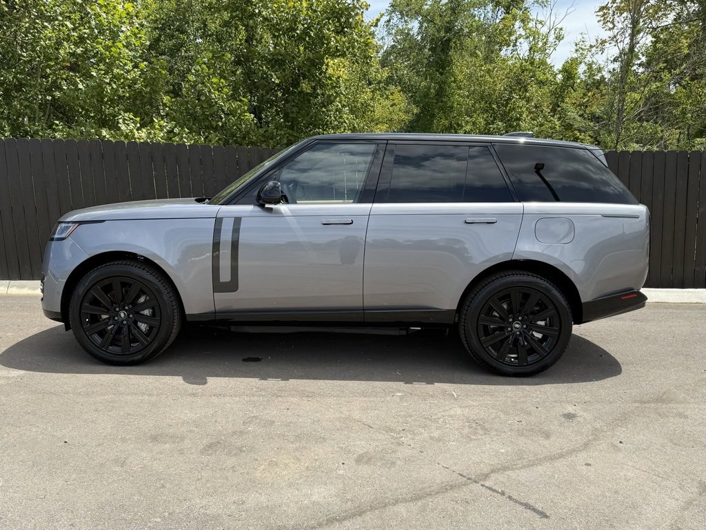 New 2025 Land Rover Range Rover SE video 2
