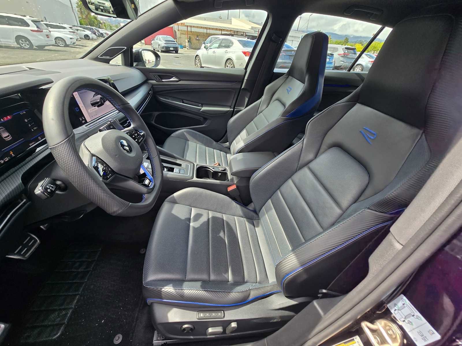 Used 2022 Volkswagen Golf R image 22