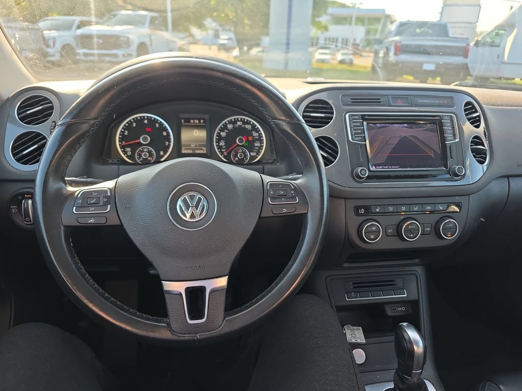 Used 2016 Volkswagen Tiguan SEL AWD/4WD image 23