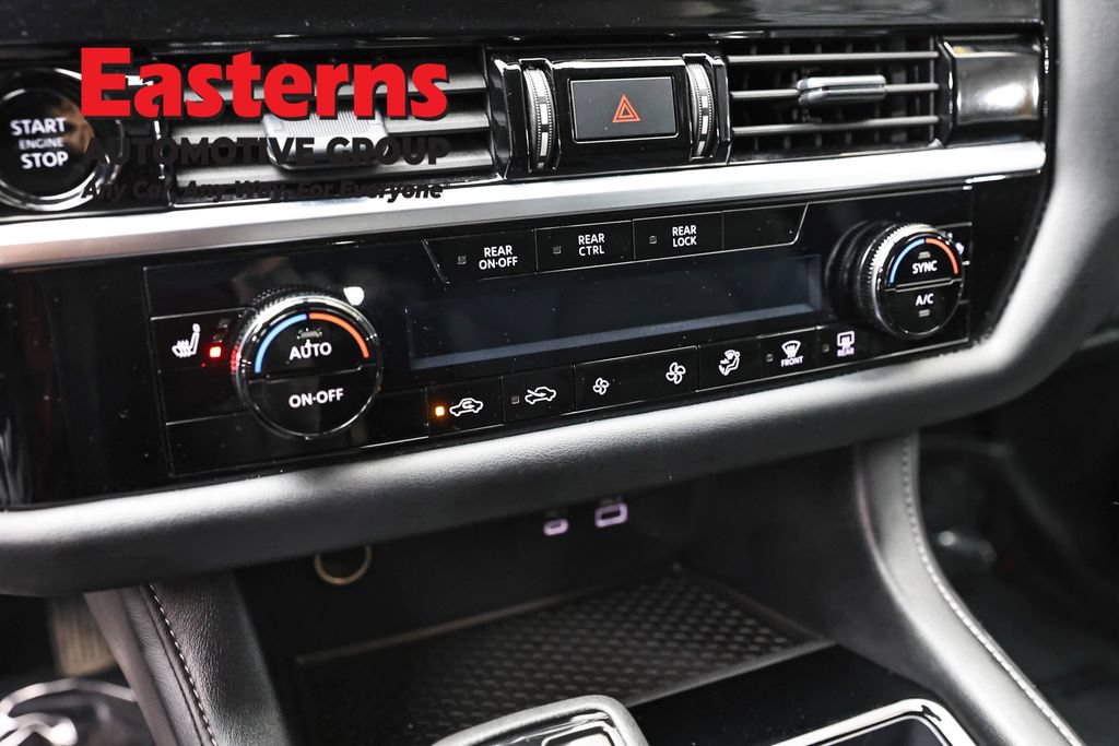Used 2025 Nissan Pathfinder SV FWD image 20