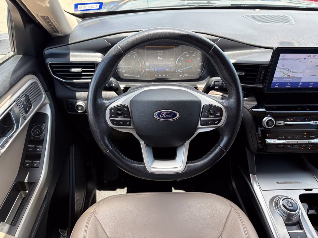 Used 2021 Ford Explorer Limited w/ Equipment Group 301A RWD image 17