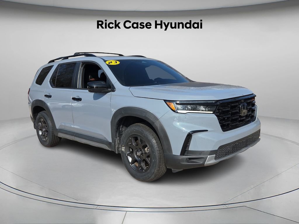 Used 2023 Honda Pilot TrailSport image 9