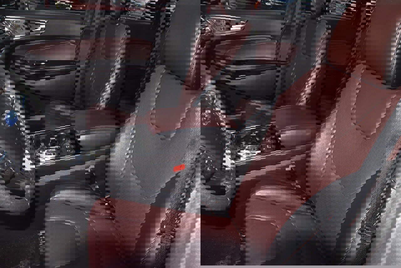 Used 2020 Ford Edge Titanium w/ Equipment Group 301A image 32