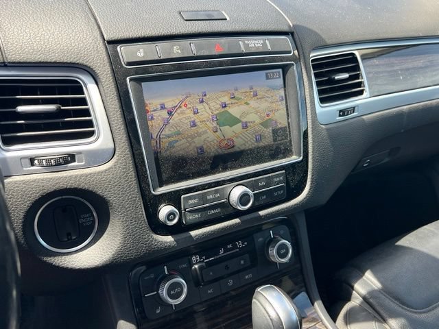 Used 2015 Volkswagen Touareg Sport AWD/4WD image 15
