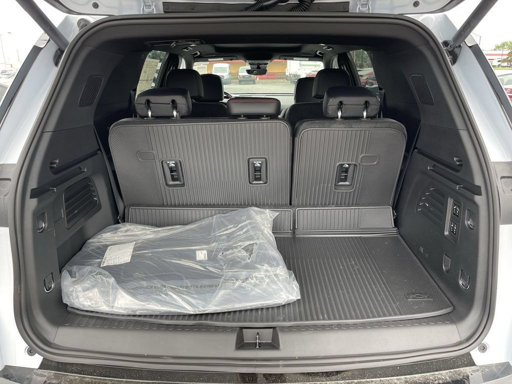 New 2026 Chevrolet Traverse RS w/ LPO, Floor Liner Package AWD/4WD image 25