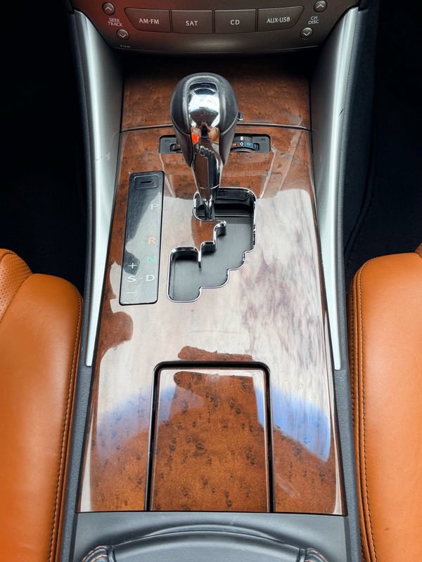 Used 2012 Lexus IS 350C w/ Luxury Pkg RWD image 40