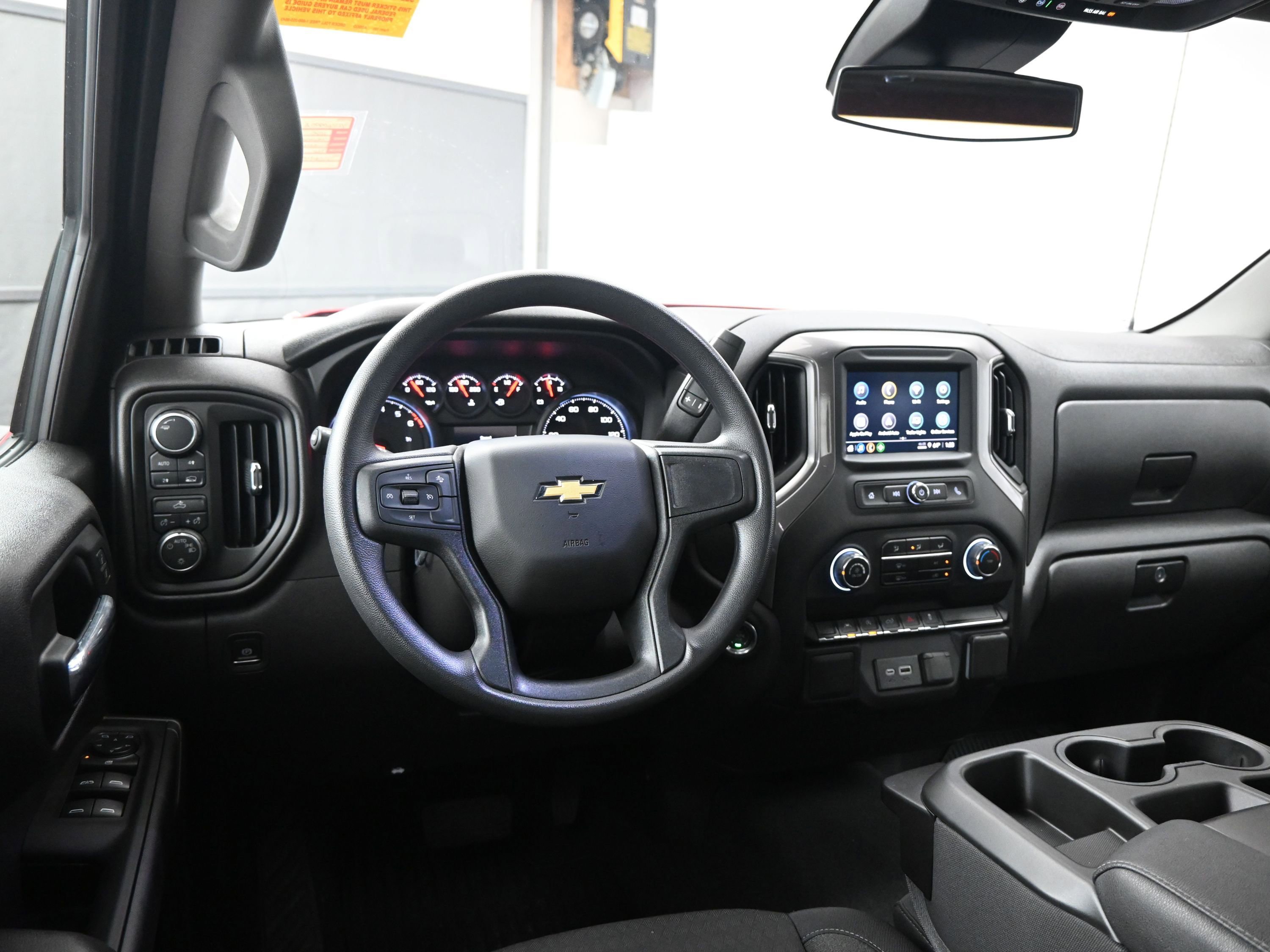 Used 2025 Chevrolet Silverado 1500 Custom image 18