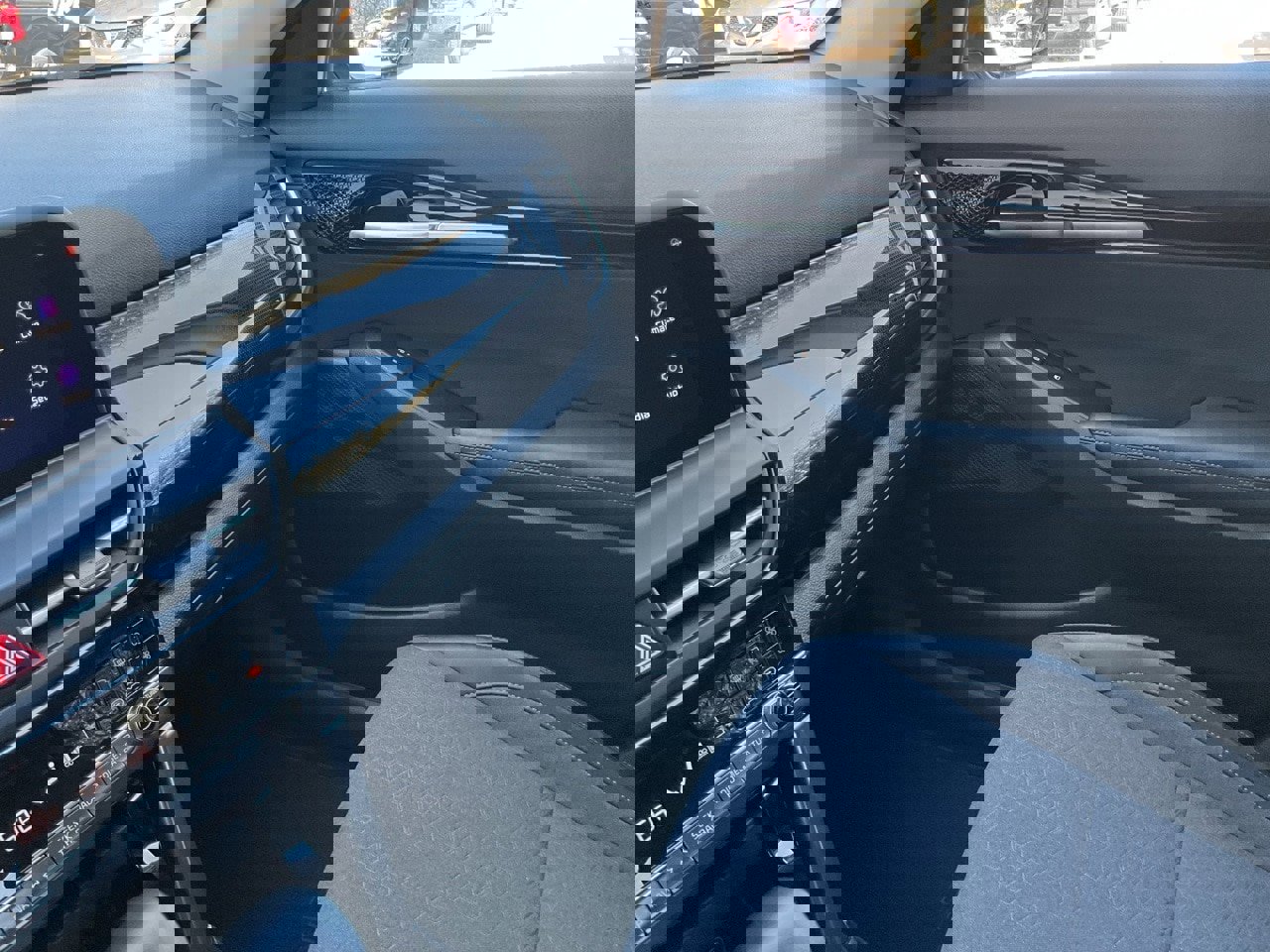 Used 2025 Kia Seltos S image 37