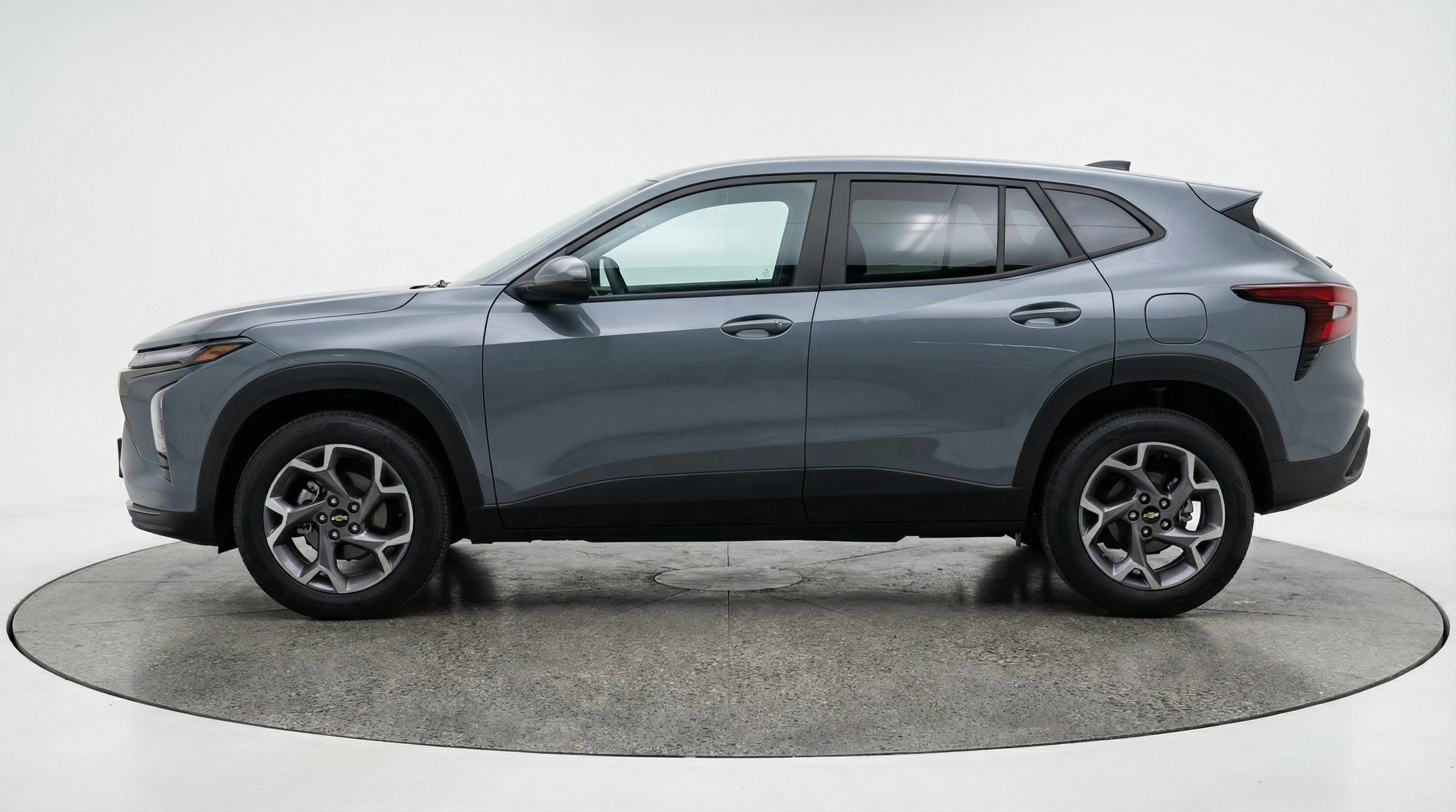 Used 2025 Chevrolet Trax LT w/ LT Convenience Package FWD image 5