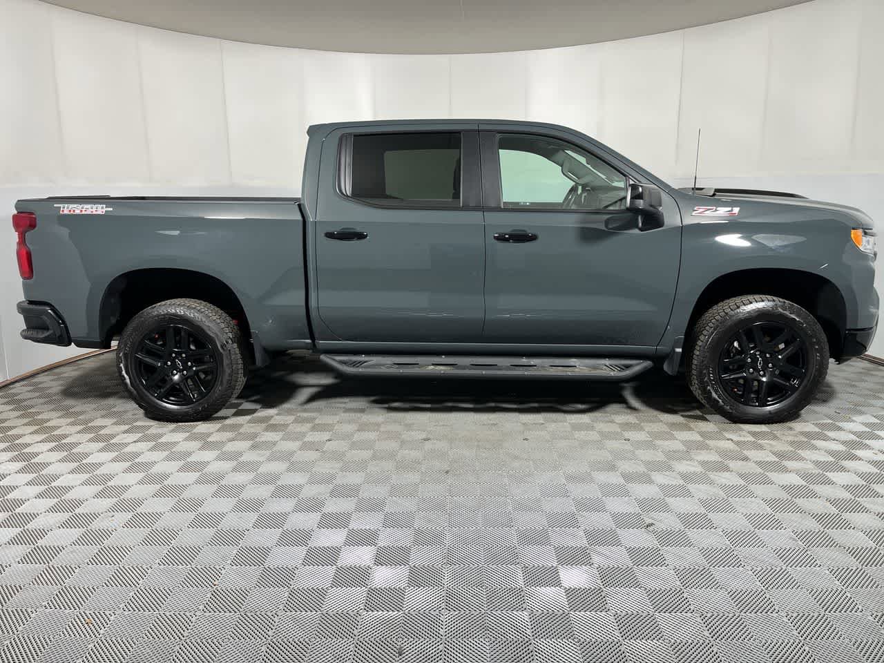Used 2025 Chevrolet Silverado 1500 LT Trail Boss w/ Protection Package AWD/4WD image 9