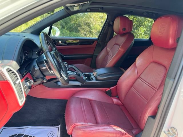 Used 2019 Porsche Cayenne S AWD/4WD image 10