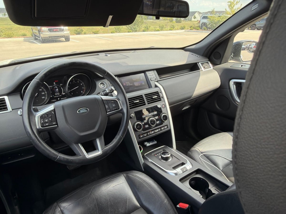 Used 2017 Land Rover Discovery Sport SE AWD/4WD image 6