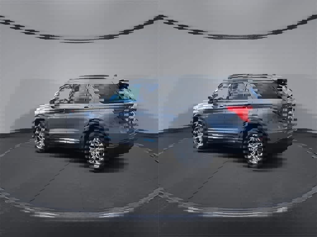 Used 2022 Ford Explorer XLT image 6