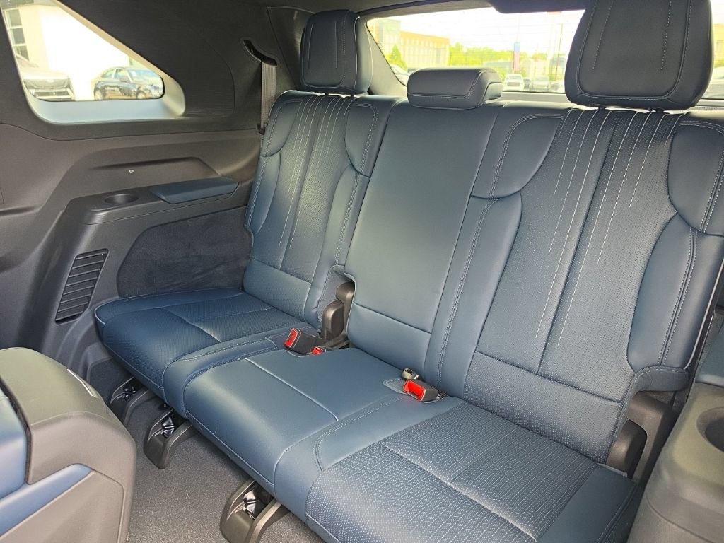 Certified 2026 Cadillac Escalade IQ Luxury 2 AWD/4WD image 16
