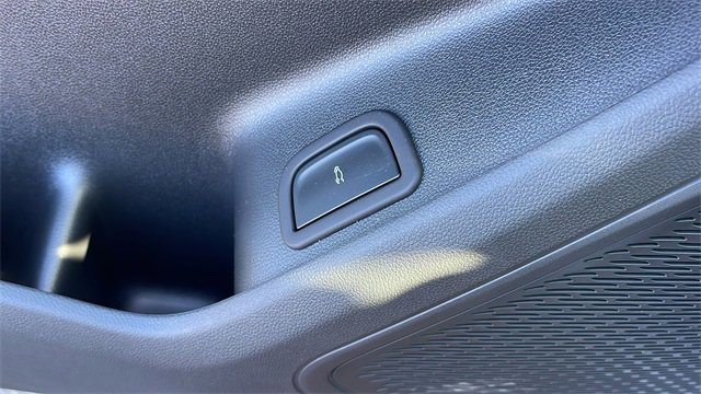 New 2026 Chevrolet Traverse LT w/ LPO, Floor Liner Package image 27