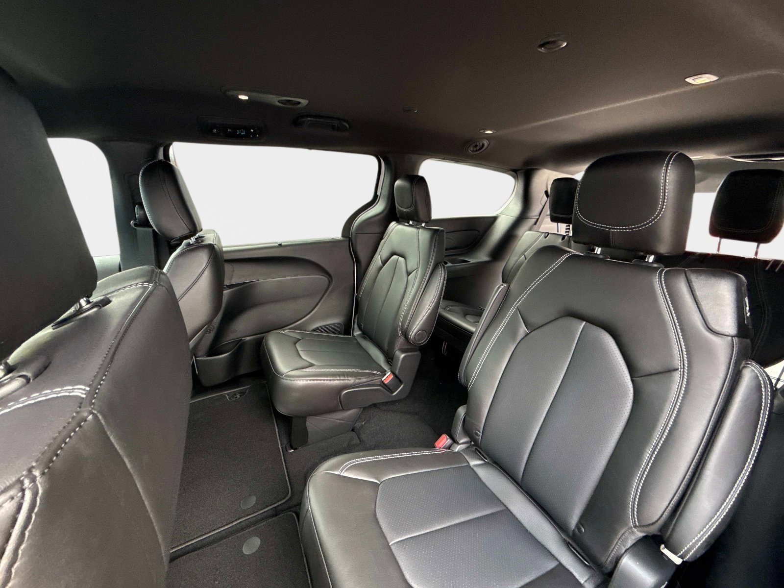 New 2026 Chrysler Pacifica Select image 14