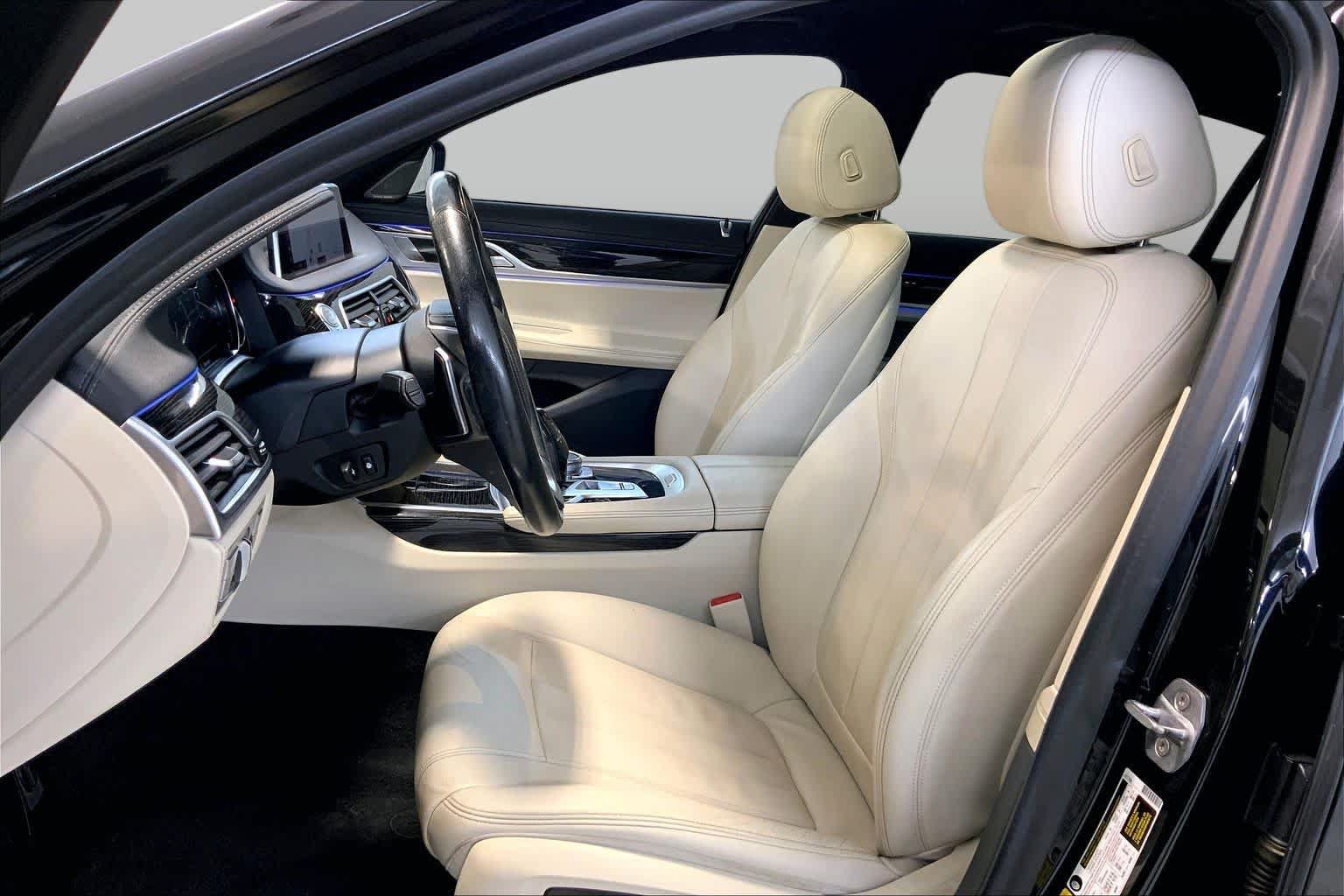 Used 2019 BMW 740i xDrive w/ M Sport Package AWD/4WD image 7