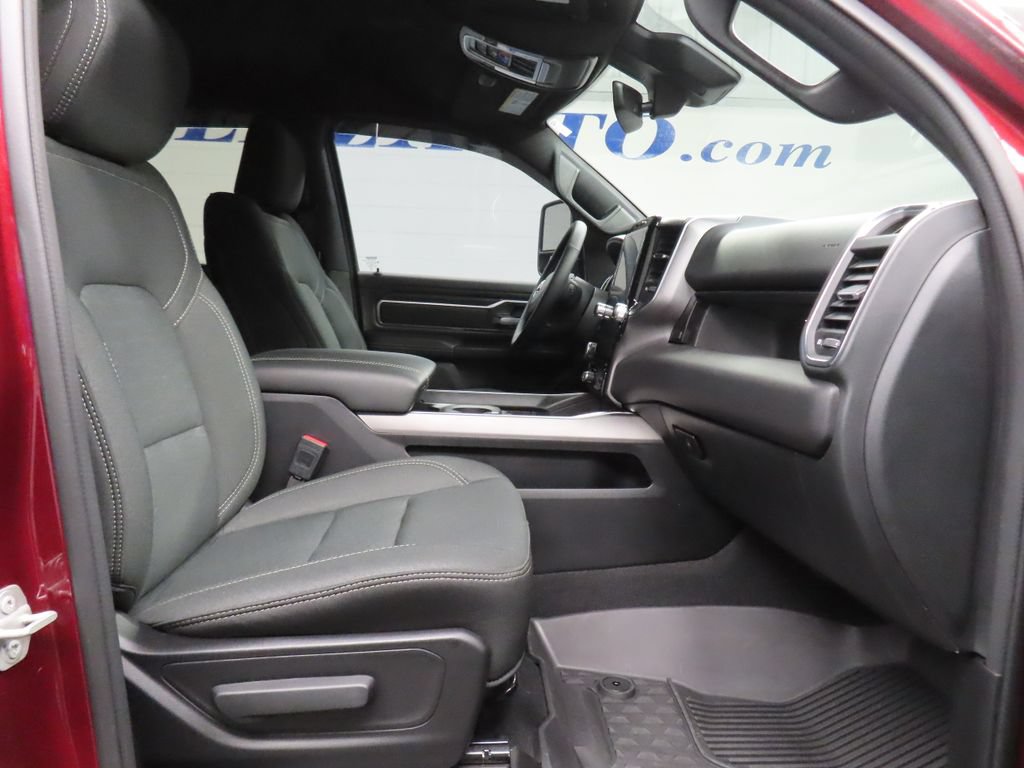 Used 2025 RAM 1500 Big Horn AWD/4WD image 29