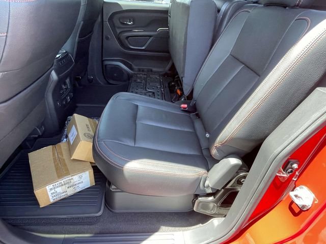 Used 2021 Nissan Titan PRO-4X w/ Pro-4x Convenience Package image 13