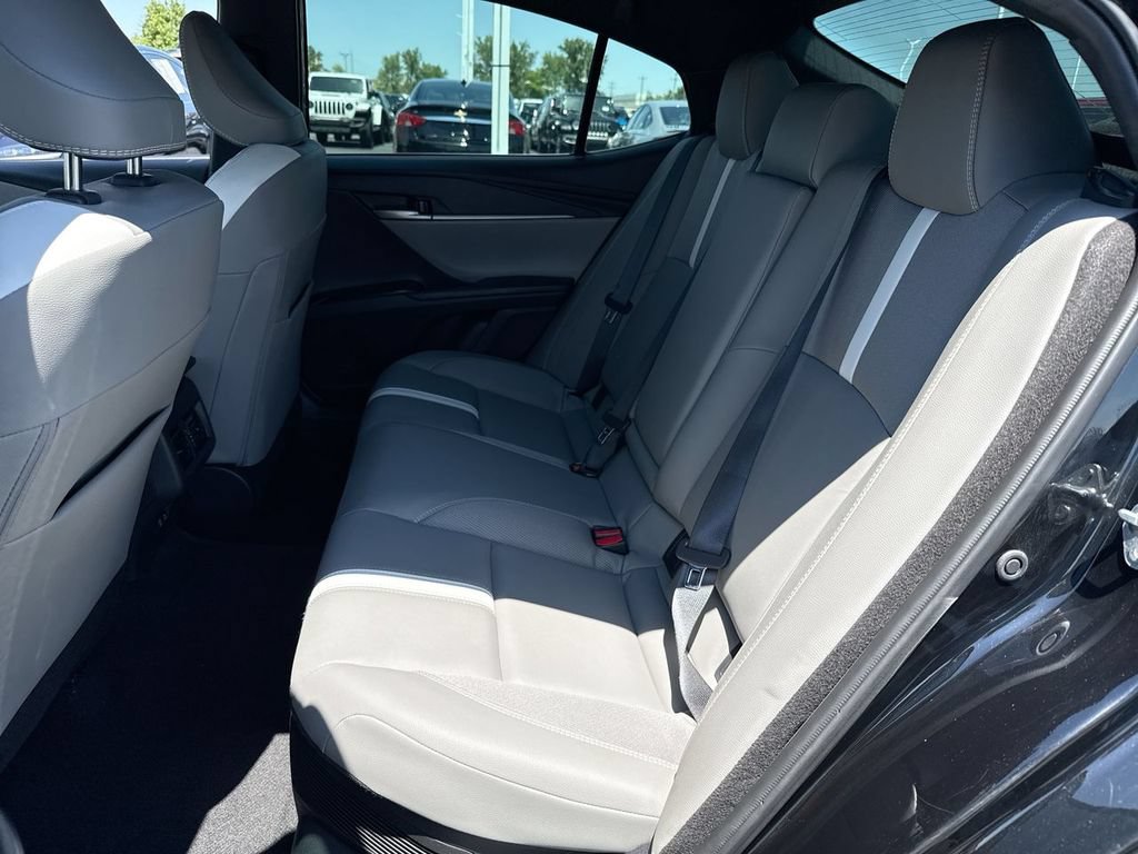 Used 2025 Toyota Camry SE w/ Convenience Package FWD image 23