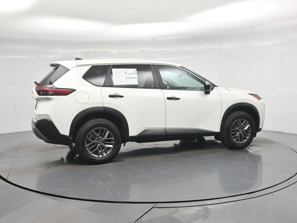 Used 2023 Nissan Rogue S image 26