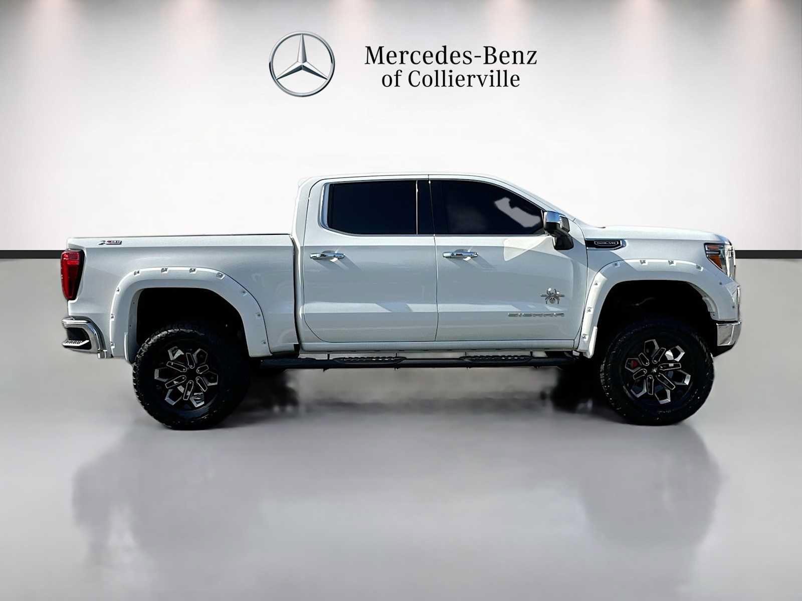 Used 2019 GMC Sierra 1500 SLT w/ SLT Premium Plus Package AWD/4WD image 4