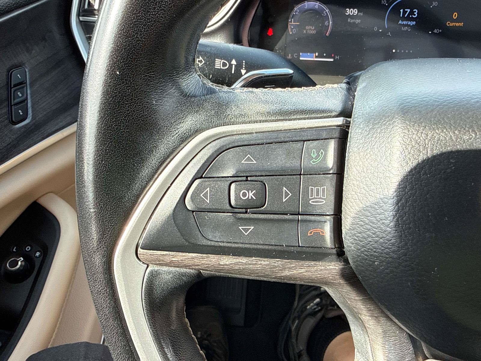 Used 2021 Jeep Grand Cherokee L Limited w/ Luxury Tech Group II AWD/4WD image 27