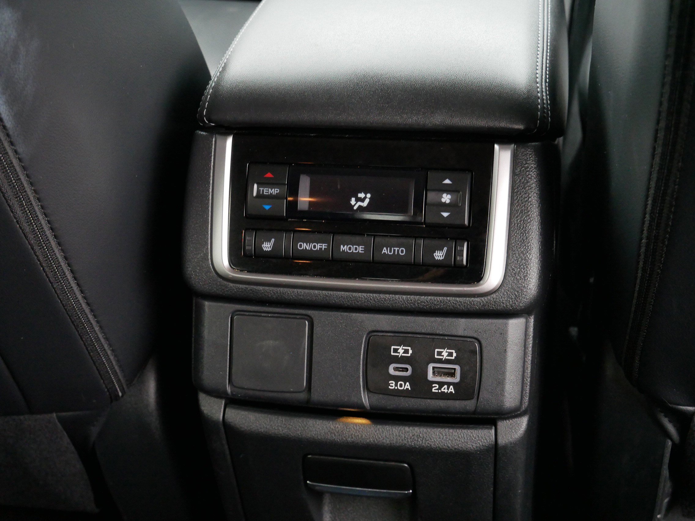 Used 2023 Subaru Ascent Limited image 12