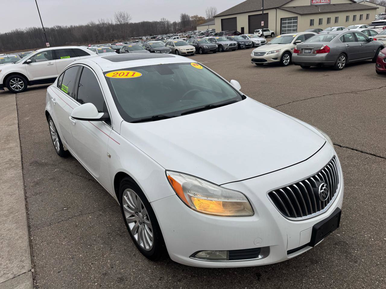Used 2011 Buick Regal CXL image 3