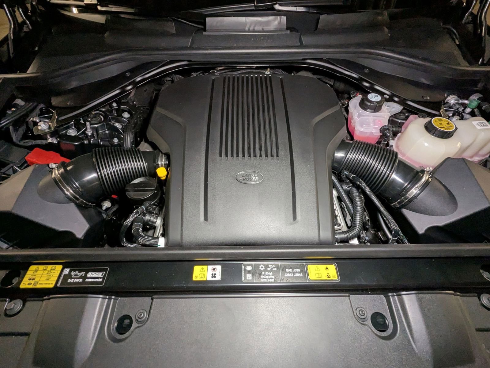 New 2025 Land Rover Range Rover Long Wheelbase SE image 18