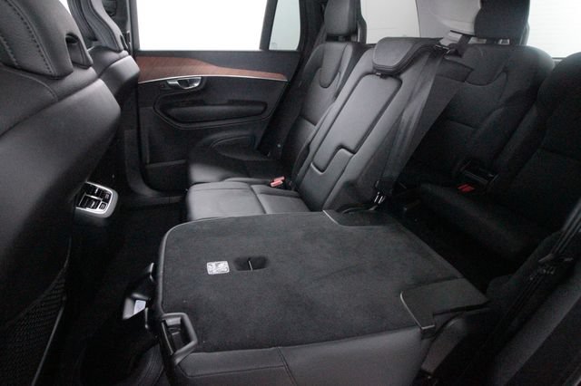 Certified 2025 Volvo XC90 B5 Plus w/ Protection Package Premier AWD/4WD image 39