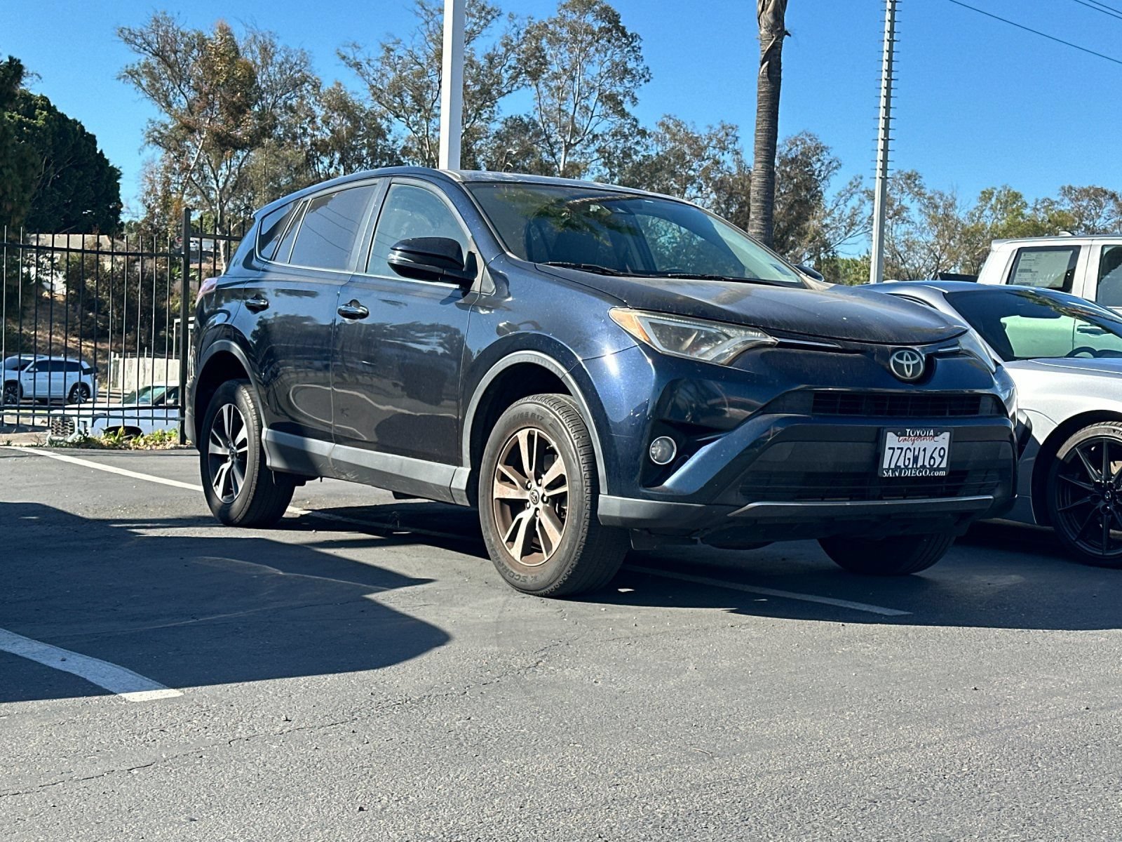 Used 2017 Toyota RAV4 XLE w/ Carpet Mat Package FWD image 3