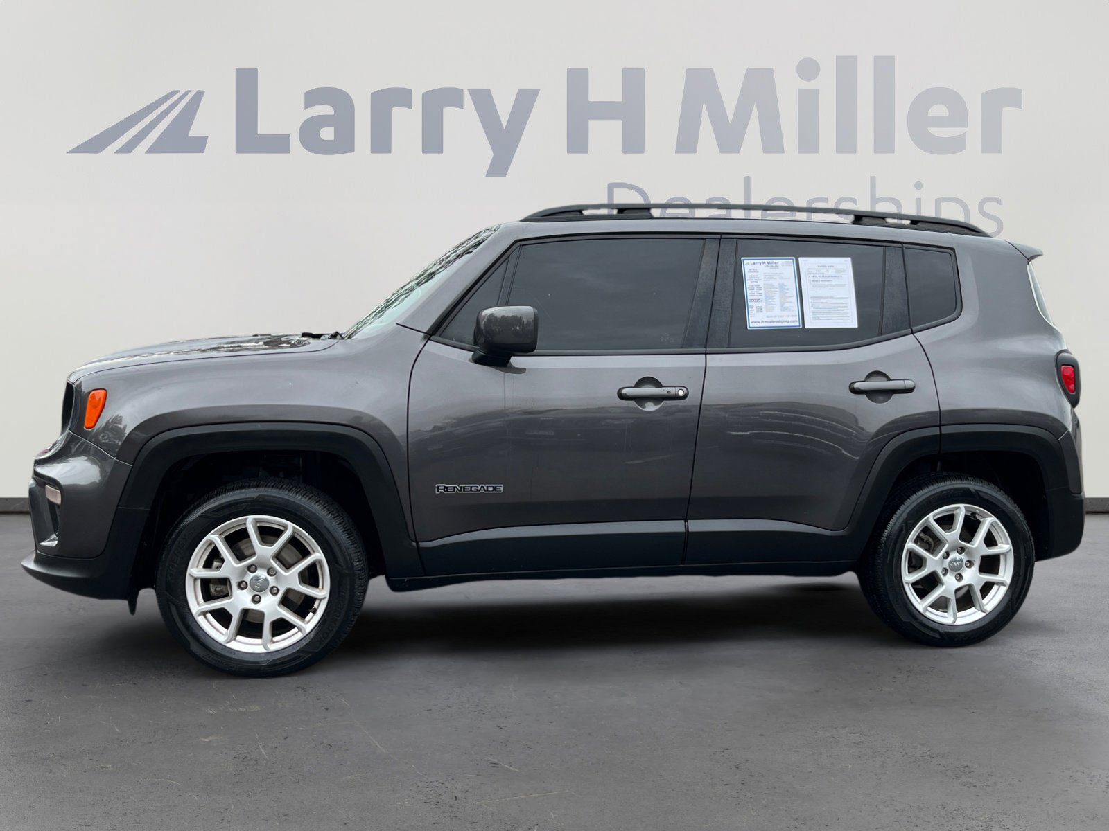 Used 2020 Jeep Renegade Latitude w/ Cold Weather Group image 2