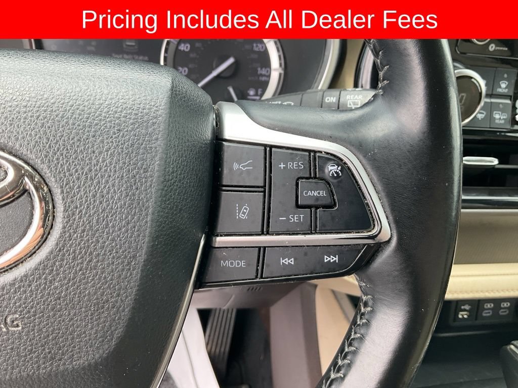 Used 2022 Toyota Highlander XLE FWD image 9