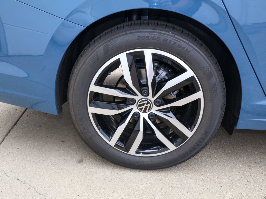 New 2026 Volkswagen Jetta SE FWD image 9