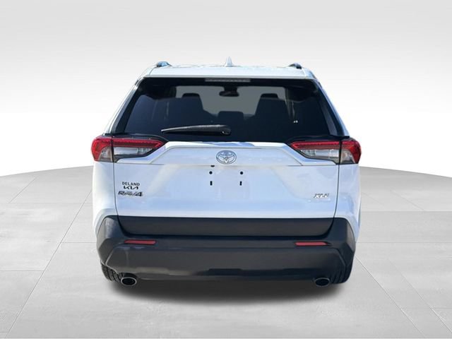 Used 2020 Toyota RAV4 XLE w/ Convenience Package FWD image 4