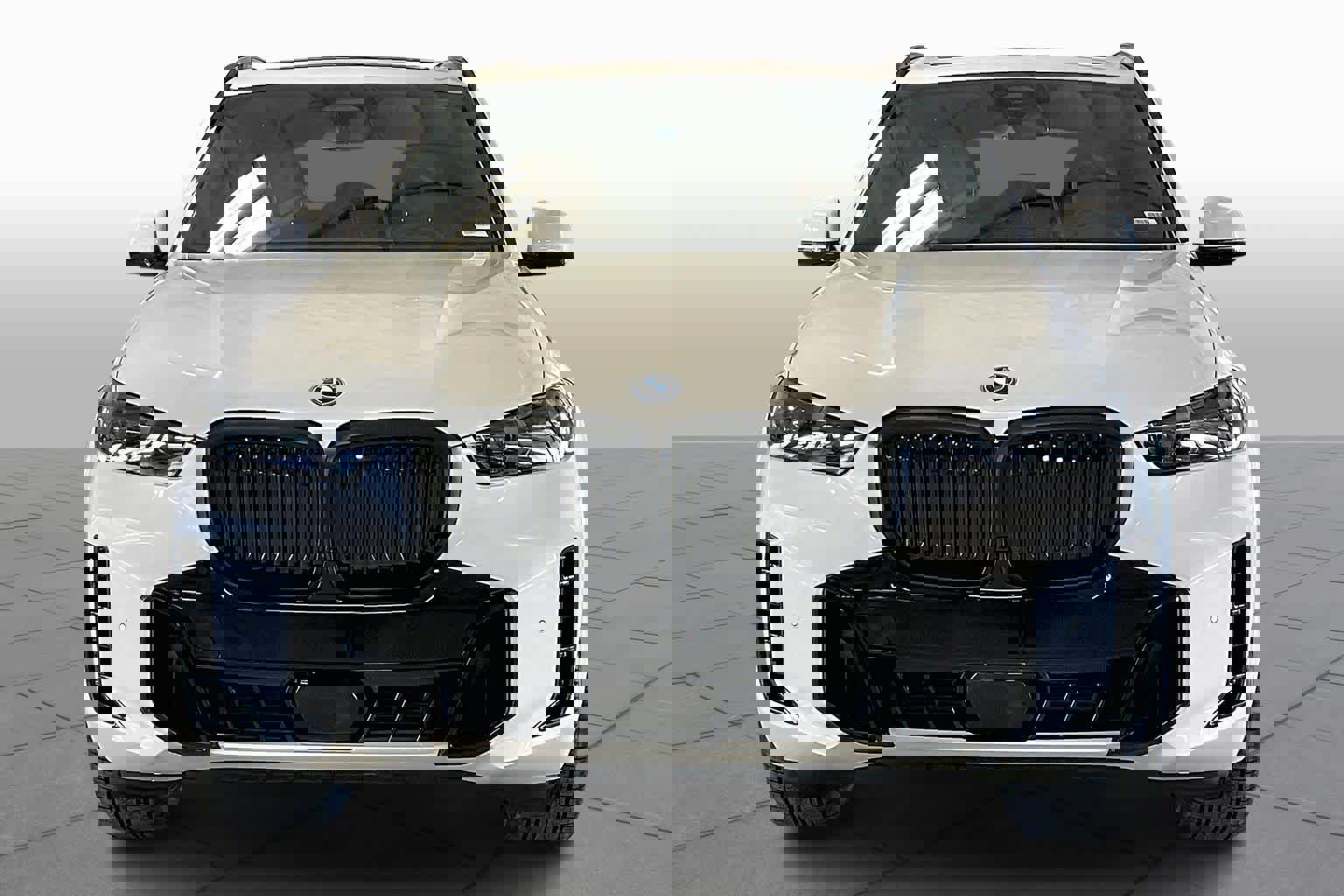 New 2026 BMW X5 xDrive50e w/ M Sport Package image 3