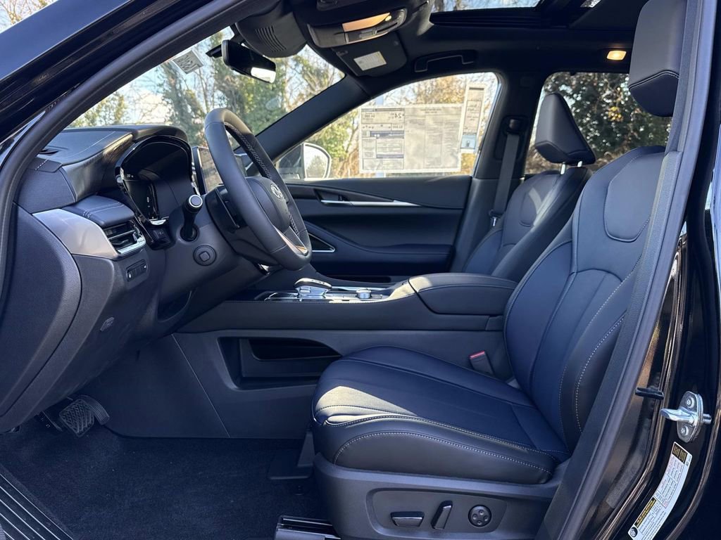 New 2026 INFINITI QX60 Sport image 16