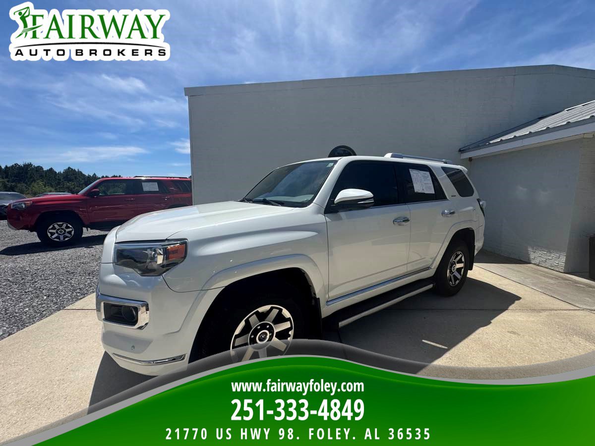 Used 2018 Toyota 4Runner SR5 AWD/4WD image 1