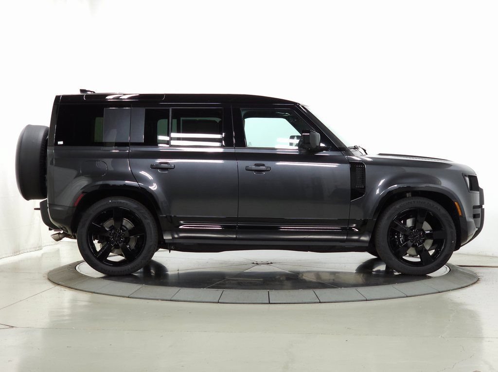 Certified 2026 Land Rover Defender 110 V8 AWD/4WD image 6